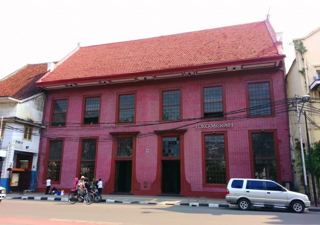 toko merah kota tua di jakarta, salah satu tempat wisata sejarah di Jakarta