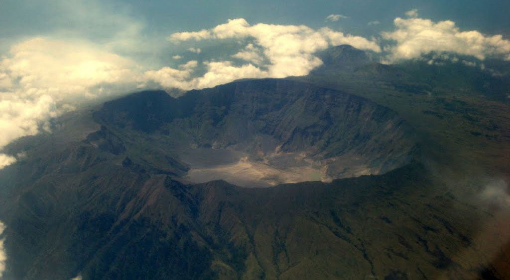 Gunung tambora, raksasa dari Bima