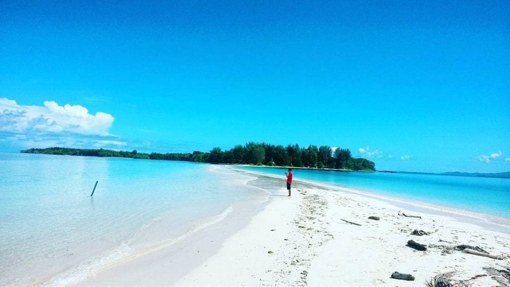 Indahnya Pulau Morotai, Destinasi Wisata Kelas Dunia Dari 