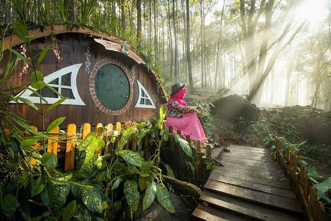 Rumah Hobbit, Seribuu Batu Songgo Langit, Image By : Endra Dewa