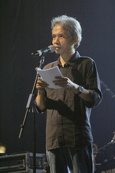 [Joglitfest] Joko Pinurbo membacakan puisinya di Grand Opening Festival Sastra Yogyakarta