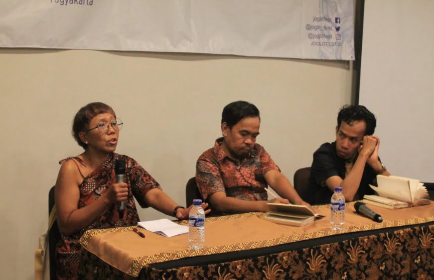 Yustina W. Nugraheni (Bianelle Yogyakarta), Muhidin M. Dahlan (Indonesia Boekoe), dan M. Aan Mansyur (Katakerja)