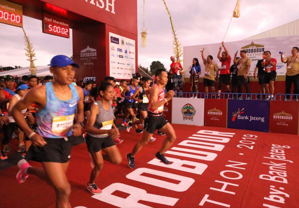 Borobudur Marathon 2019 Sukses, Image Twitter Disporapar Jateng @disporaparjtg