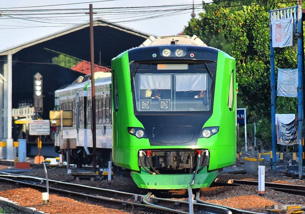 KA SOLO EKSPRES, Photo By : Pesona kereta api Indonesia (@train_photograph)
