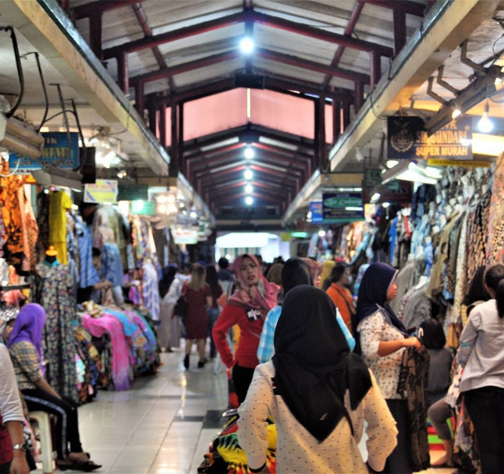 Lokasi pusat oleh-oleh souvernir khas jogja, Pasar Beringharjo, Image By IG : @sy.afei