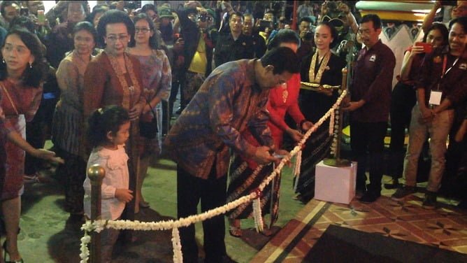 Pembukaan Pameran Busana Kraton Jogja Oleh Sri Sultan Hamengku Buwana X