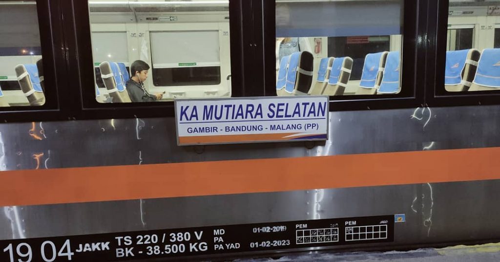 KAI Menambah Perjalanan Kereta Api Mutiara Selatan pada 30 Juli dan 2 Agustus 2020, Photo by IG : @imanssulaimaan_