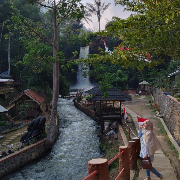 Curug Bangkong, Harga Tiket Masuk, Fasilitas & Aktivitas