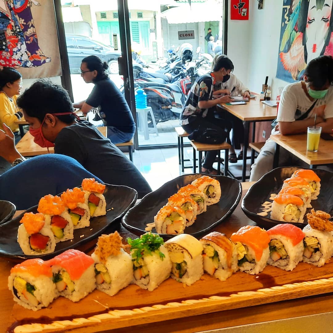 OTW Sushi Jogja Indoor, Disajikan dengan tampilan yang menarik, image by IG: @otwsushijogja