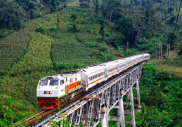 Dalam rangka meningkatkan pelayanan kepada masyarakat, KAI melakukan perubahan beberapa perjalanan kereta api terhitung mulai 1 September 2024(1)