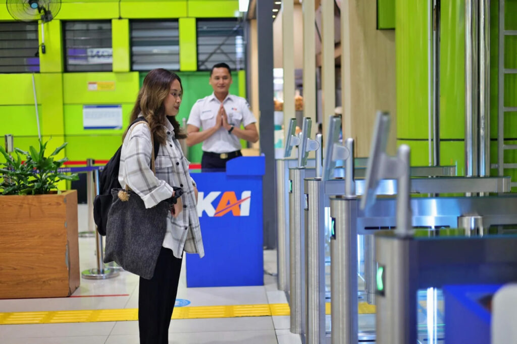 19 Daftar Stasiun Kereta Api yang Sudah Dilengkapi Scan Wajah atau Face Recognition Boarding Gate (1)