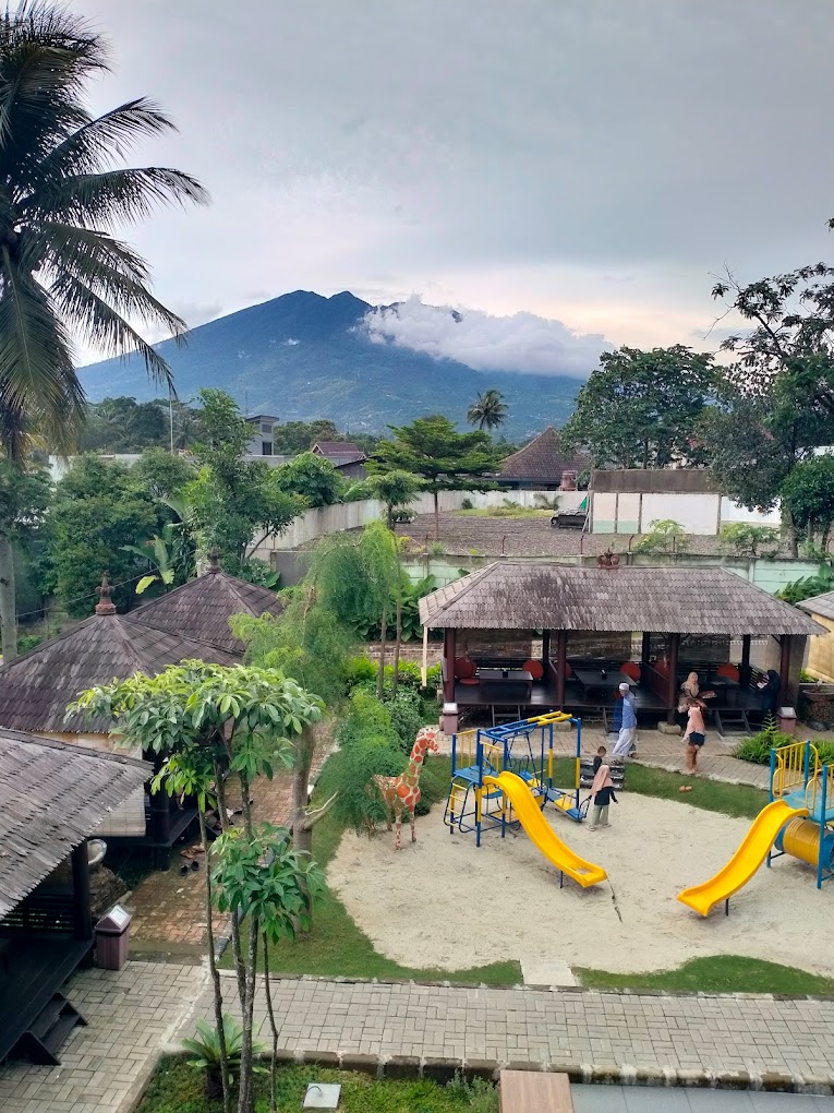 Istana Ikan Bakar Caringin Bogor