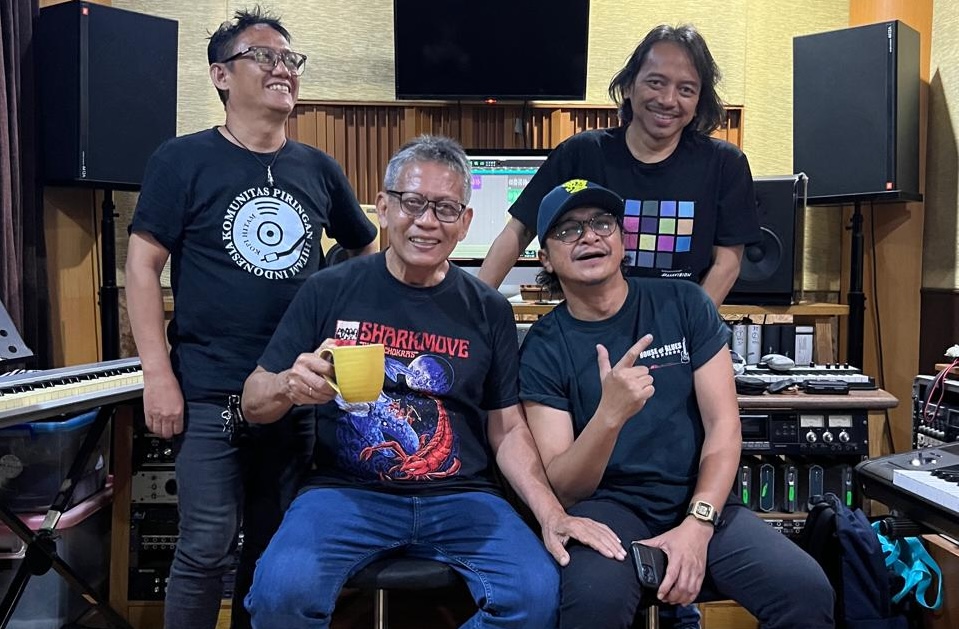 Benny Soebardja, Dewa Budjana, Andy rif & Budhy Haryono (1)