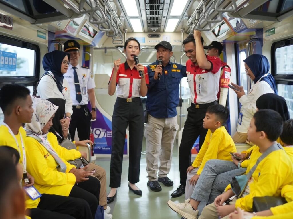 Program Edutrain LRT Jabodebek Tarik Minat Ribuan Siswa Mengenal Transportasi Publik